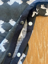 将图片加载到图库查看器，Black &amp; White Cross Romper
